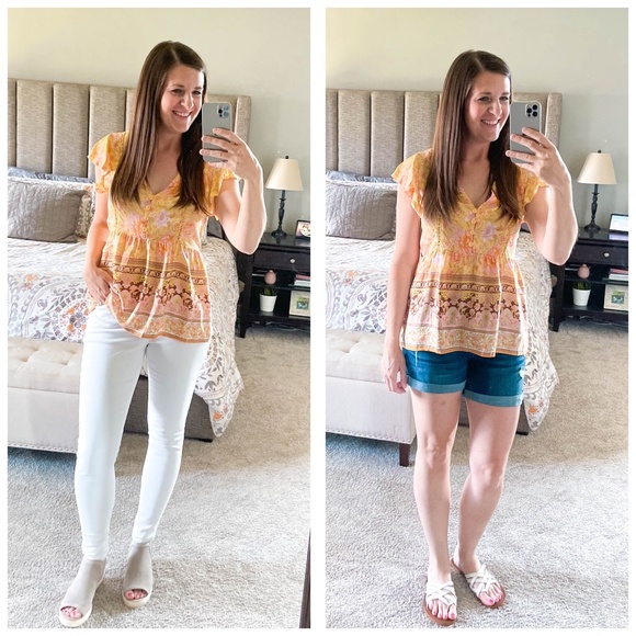 Feeling Cheerful - Floral V-Neck - Picture 1 of 1